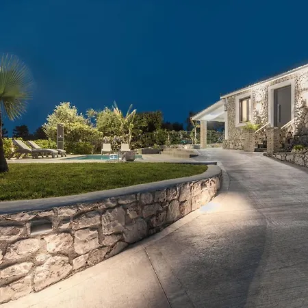 Holiday home Binios - Private Pool, Walking Distance From The *