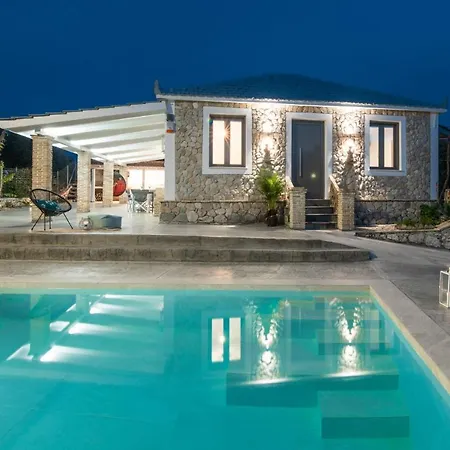 Binios - Private Pool, Walking Distance From The Vasilikos (Zakynthos)