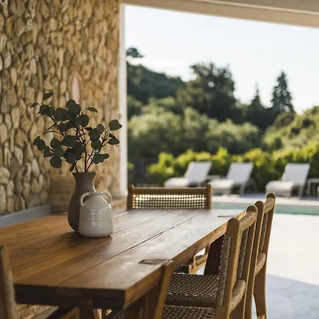Binios - Private Pool, Walking Distance From The Dom wakacyjny
