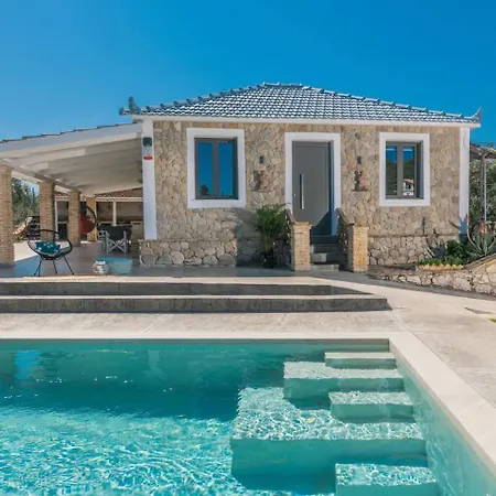 Binios - Private Pool, Walking Distance From The Vasilikí